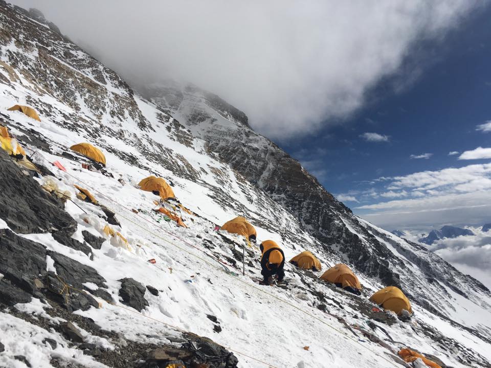 Эверест. Северная стена. Третий высотный лагерь на отметке 8300 метров