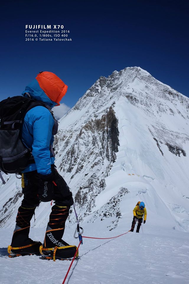 Татьяна Яловчак на Северном седле Эвереста (7400м) во время акклиматизационного восхождения. май 2016 года 