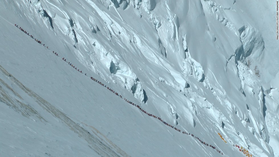 Эверест. 2012 год. очереди на маршруте у третьего высотного лагеря