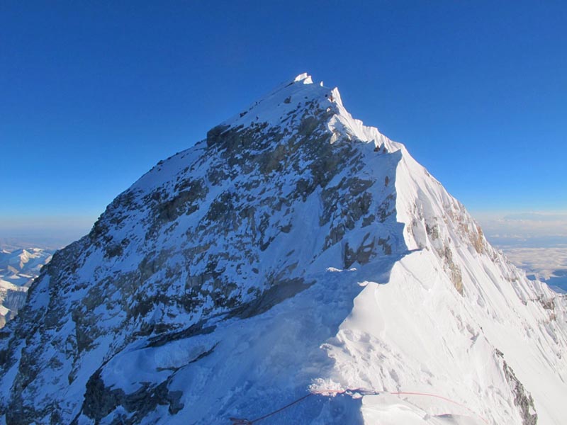 Альпинисты у вершины Эвереста. 20 мая 2016 года