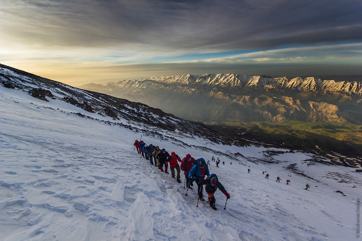Восхождение на Демавенд - высочайшую гору Ирана