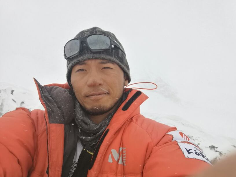 Нобуказу Курики (Nobukazu Kuriki) на склоне Эвереста. октябрь 2016