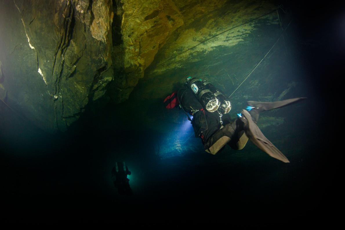 Открытие пещеры под названием "Hranická Propast"