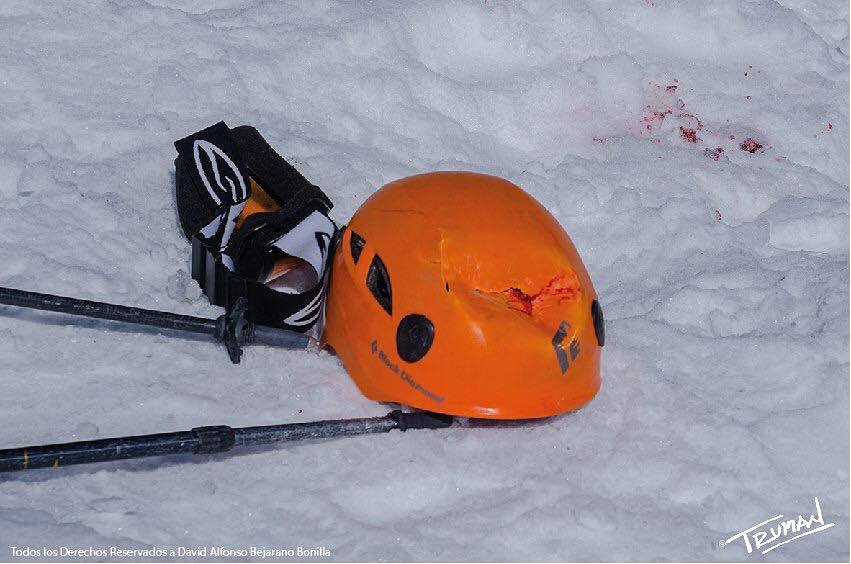 Каска BD пострадавшей альпинистки из Уфы