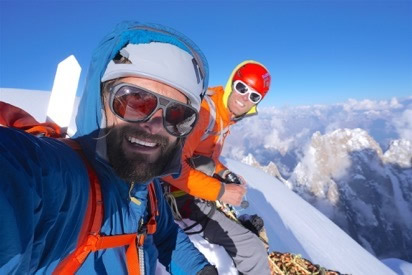 Крис Гибиш (Chris Gibisch) и Джефф Шапиро (Jeff Shapiro) на вершине  горы Браммах II (Brammah II, 6425 метров) 