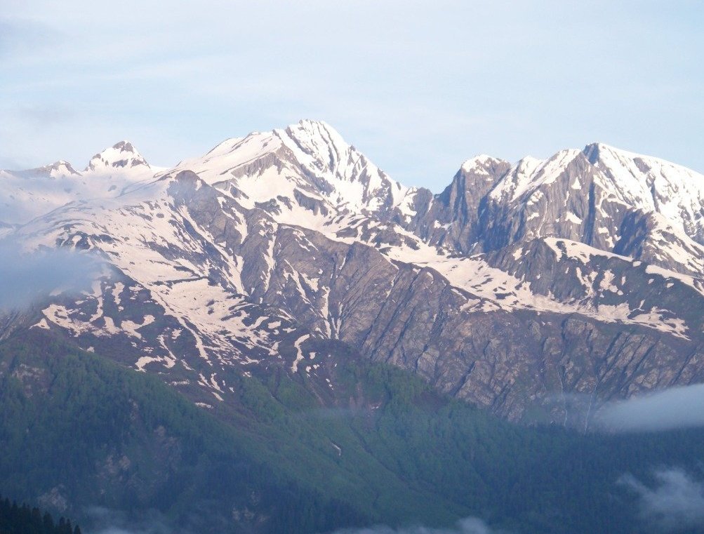 Гора Шода на южном склоне Главного Кавказского хребта