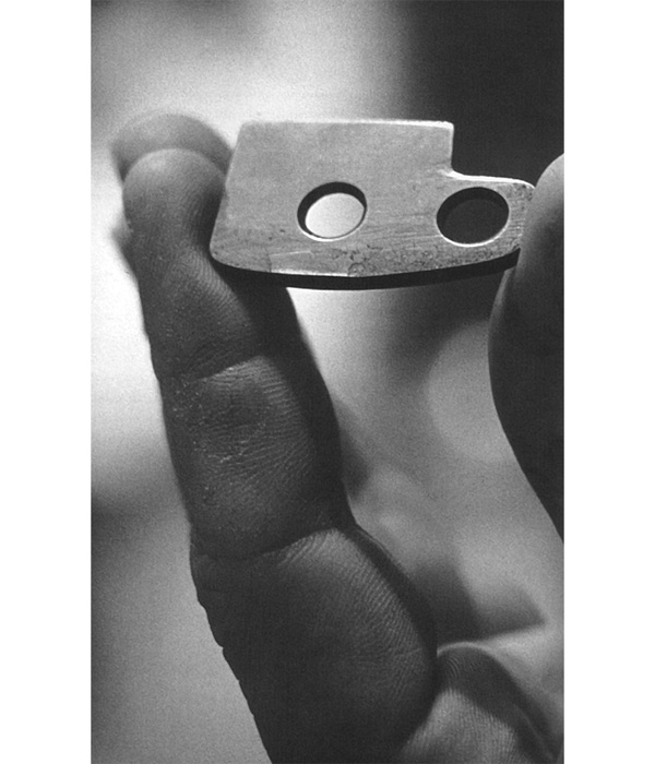 Крюк RURP был одним из немногих наших истинных изобретений. Он производился из жесткой хромоникелевой стали и забивался в микротрещины Фото из архива Patagonia