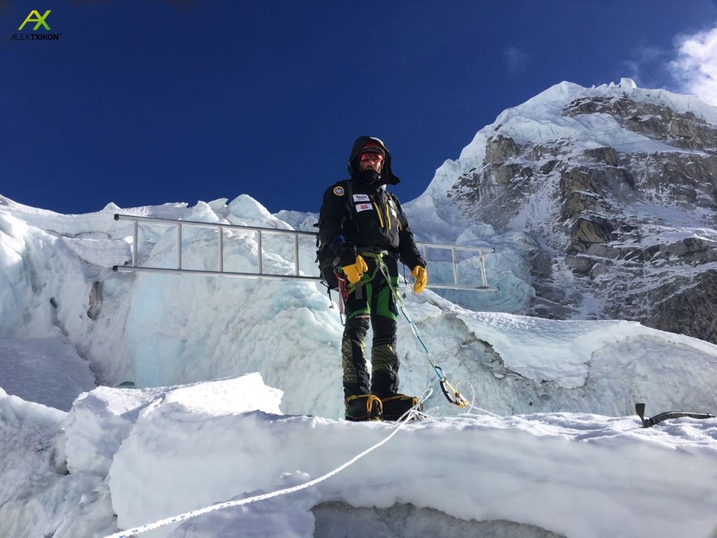 зимний Эверест. Фото Алекса Тикона, январь 2017