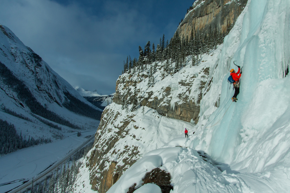 Ледолазание на стене Weeping Wall в Канадских Скалистых горах