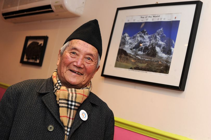 85 летний Мин Бахадур Шерхан (Min Bahadur Sherchan)