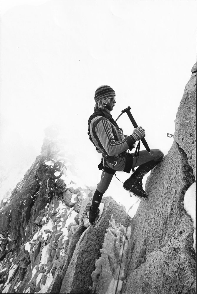 Джефф Лоу (Jeff Lowe) в 1979 году во время второй попытки восхождения на Ама-Даблам