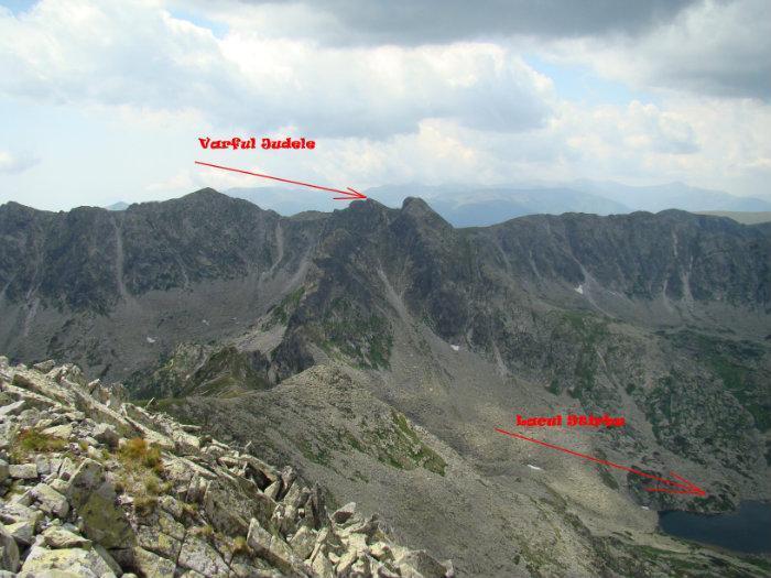 пик Джуделе (высотой 2390 метров)