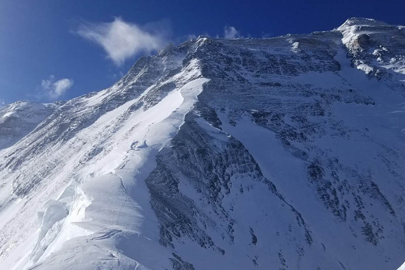 Вершина Эвереста с Северного седла. 11 мая 2017 года