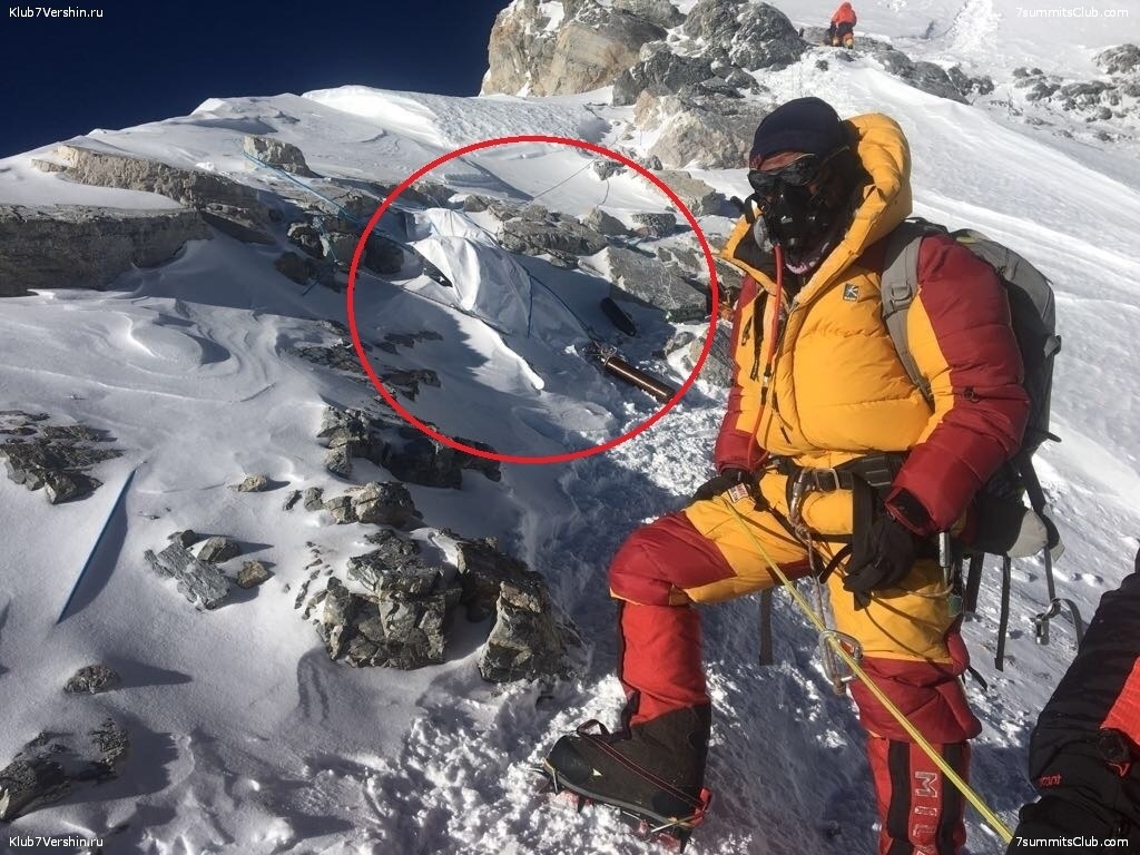 Капсулированное тело Марко Лихтенекера на Эвересте. май 2017 
