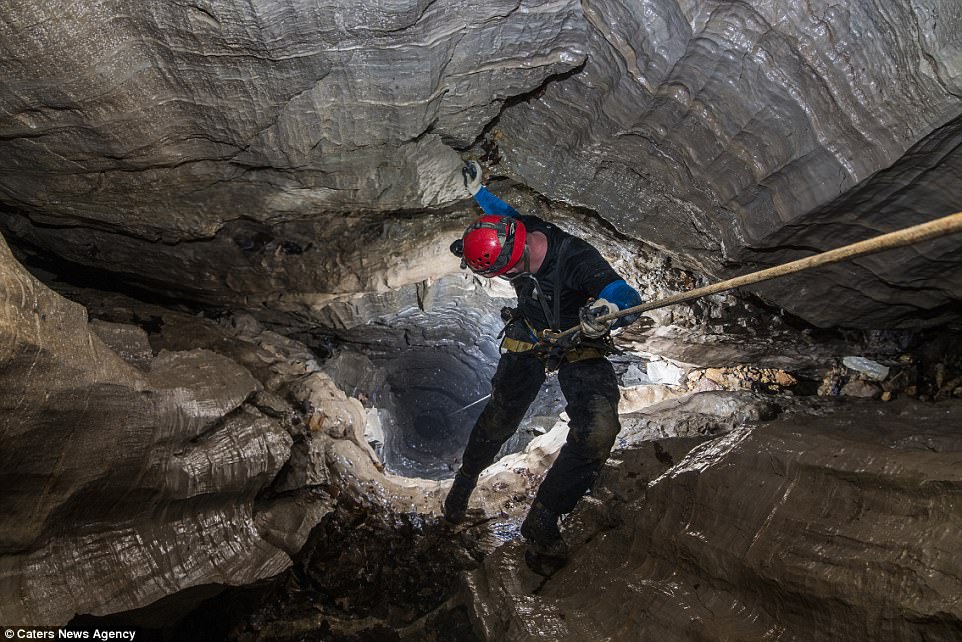 Крис Хиггинс (Chris Higgins) из Ноксвилля - спелеолог и фотограф, исследовавший более 10 тысяч пещер в Северной и Южной Америке
