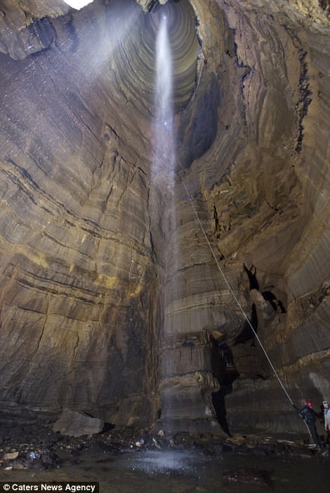 Крис Хиггинс (Chris Higgins) из Ноксвилля - спелеолог и фотограф, исследовавший более 10 тысяч пещер в Северной и Южной Америке