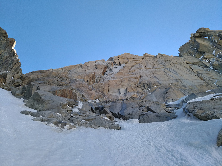 Восхождение по маршруту "Red Devils" на вершину пика Эгюий-дю-Миди (Aiguille du midi , 3842 м)