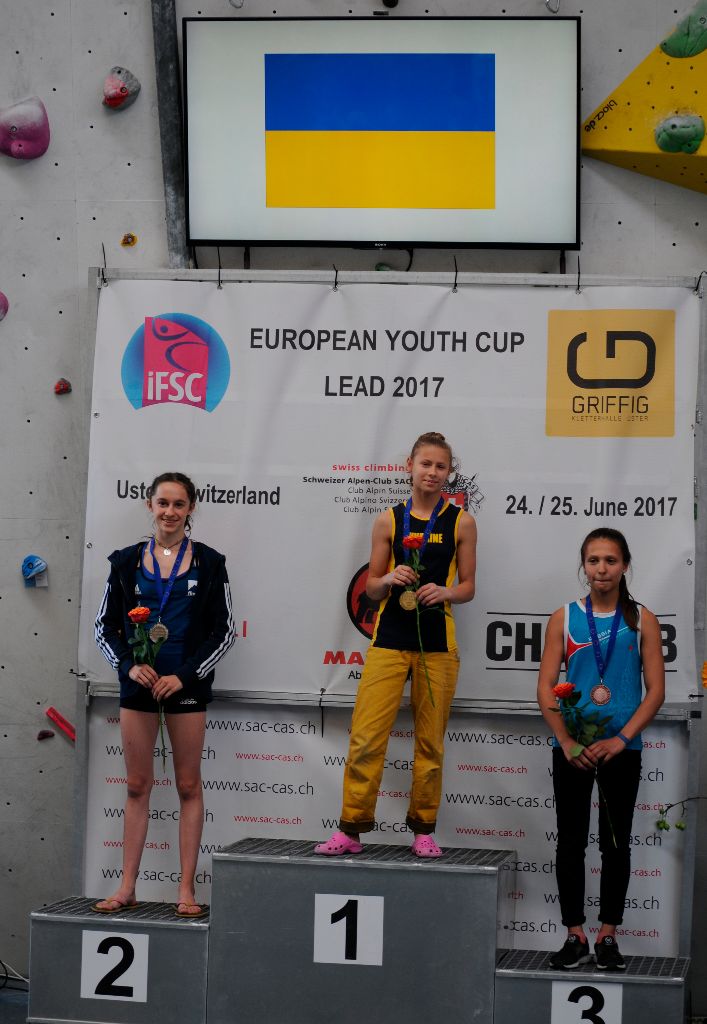 Ника Потапова - победительница этапа молодежного молодежного Кубка Европы по скалолазанию в Устере и досрочная победительница соревнований 2017 года!