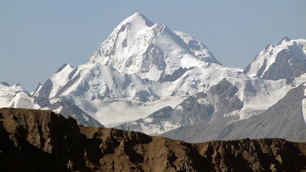 пик Хан-Тенгри (6695 метров)