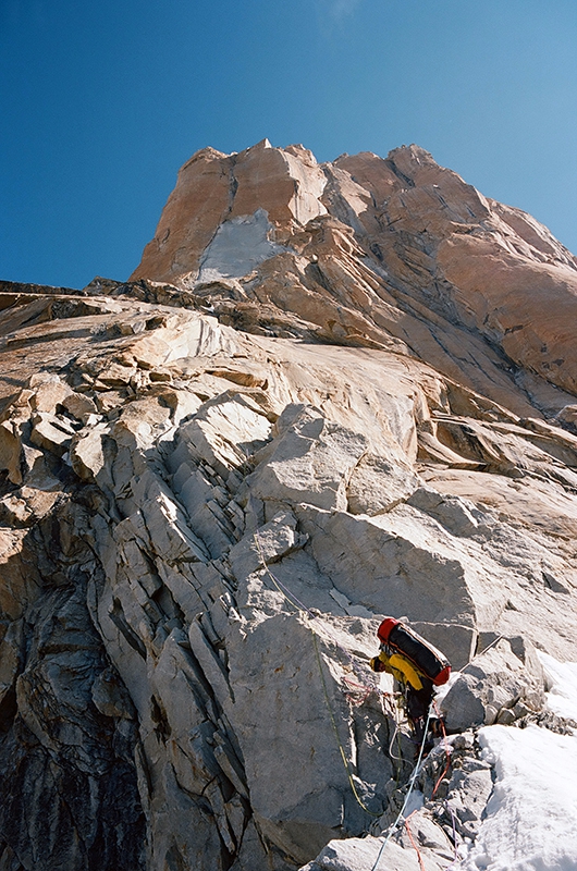 Маршрут на вершину Безымянной Башни Транго ( Trango Nameless, 6250 метров) в Пакистане. Комбинация нового российского маршрута и маршрута "Claire de Lune" 1999 года 