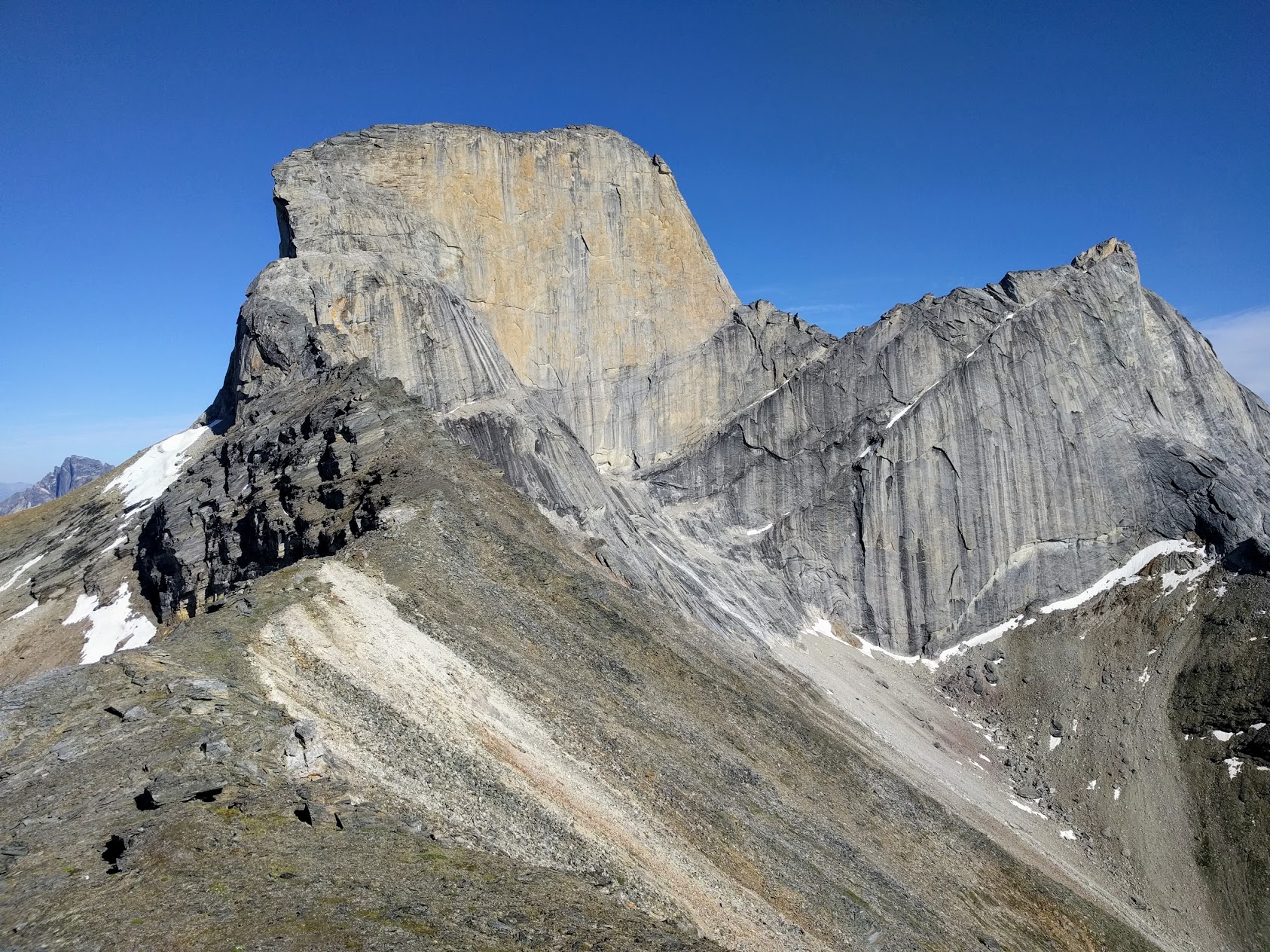 Западная стена аляскинской горы Ксанаду (Xanadu, 2182 м)