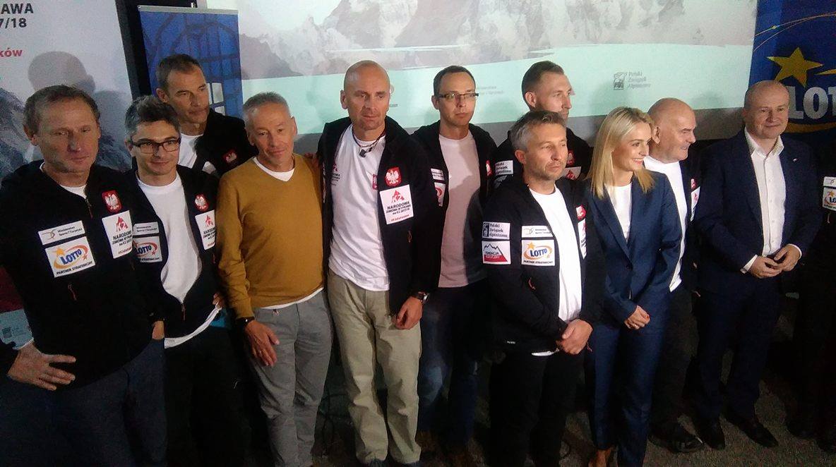 Польская команда на прессконференции в Варшаве