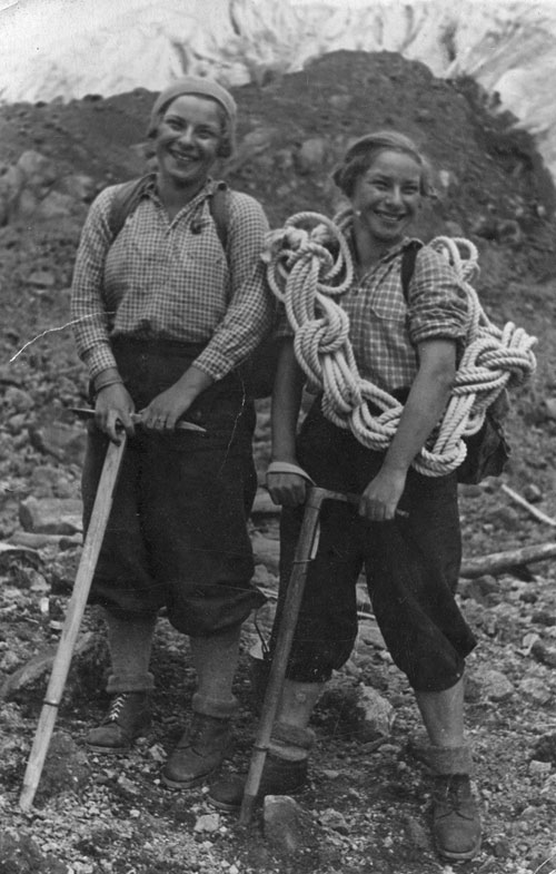 Баровы. Таня и Наташа. 1931 год. Фото из архива Кирилла Барова