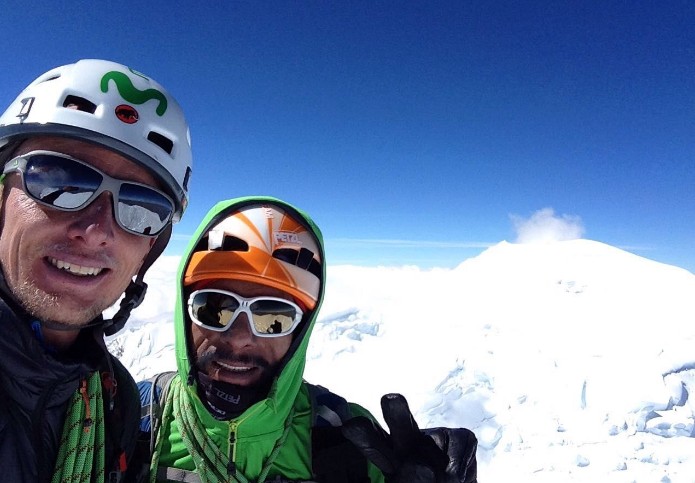  Карл Эглофф (Karl Egloff) и Николас Миранда (Nicolás Miranda) на вершине горы Уаскаран в 2016 году. Фото Karl Egloff 