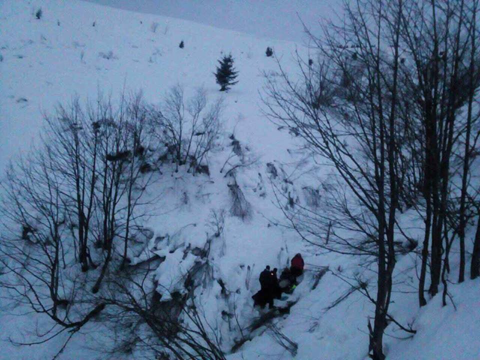 Спасоперация в районе горной долины Рогнеска. Фото ДСНС України