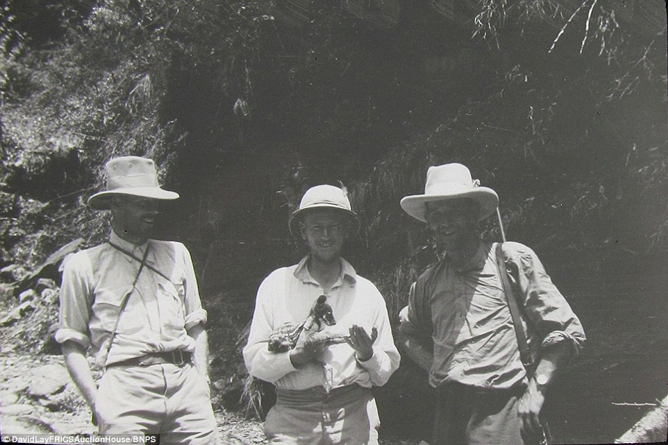 Участники британской экспедиции на вершину гималайской горы Камет (Mount Kamet 7756 м). 1931 год. Фото Frank Smythe