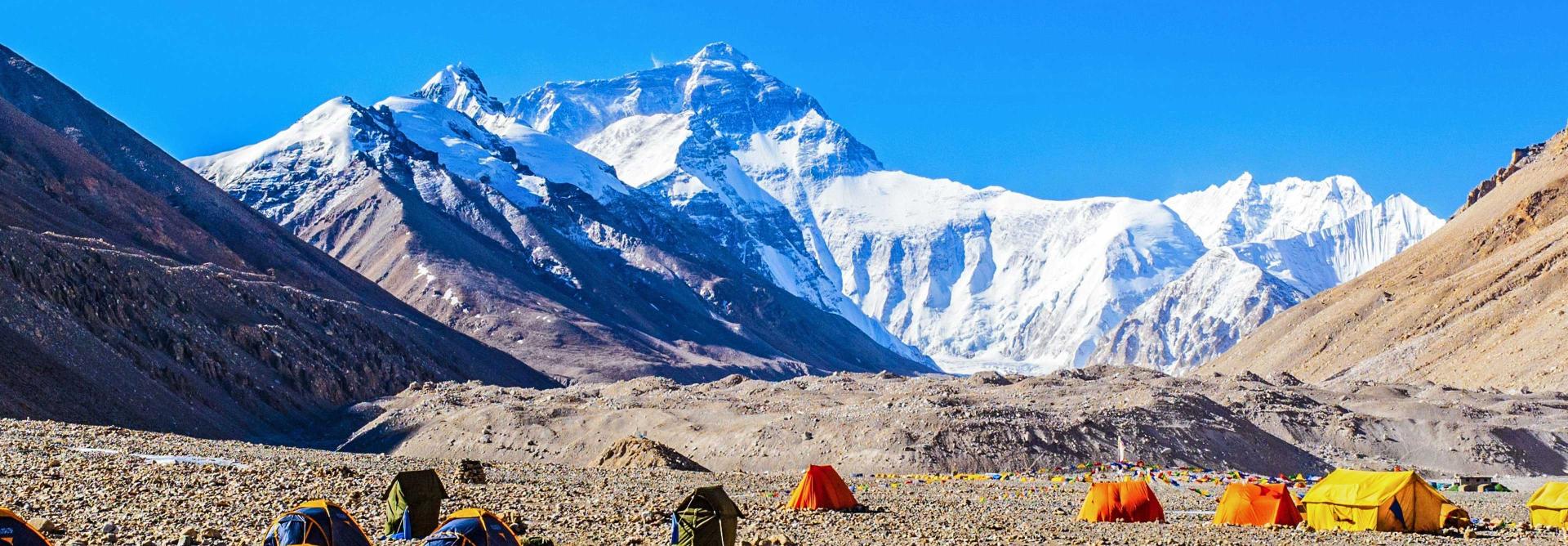 Базовый лагерь Эвереста с севера. Фото Charity Challenge