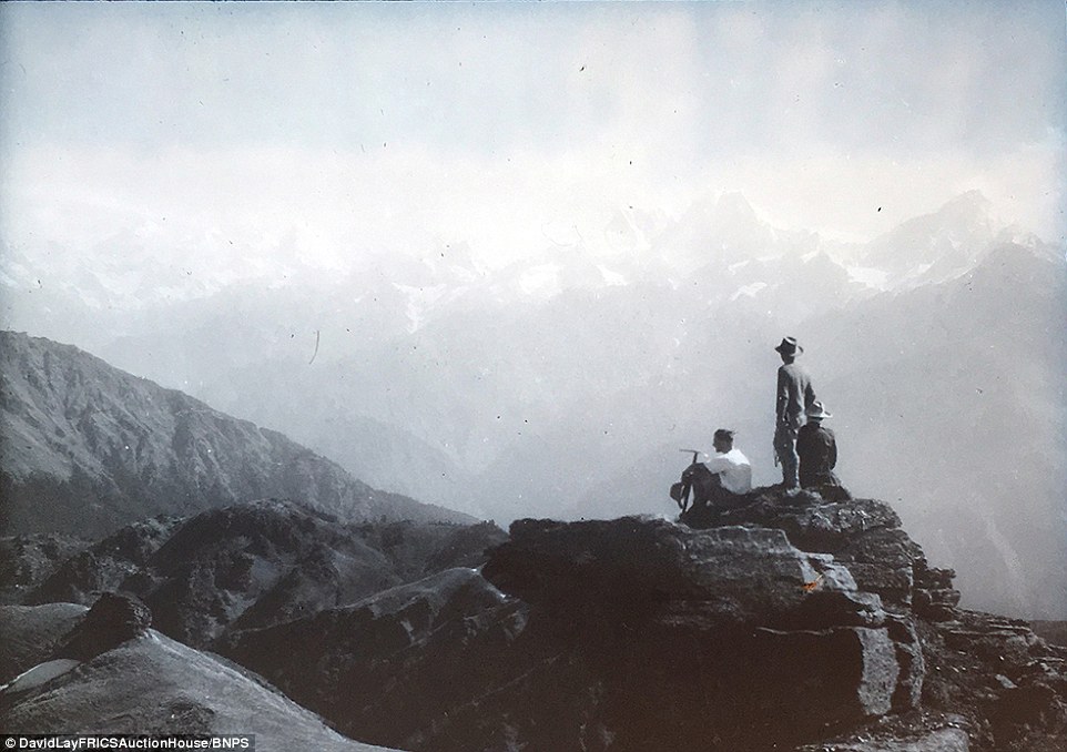 Взгляд на потрясающий Гималайский пейзаж. Фото Frank Smythe