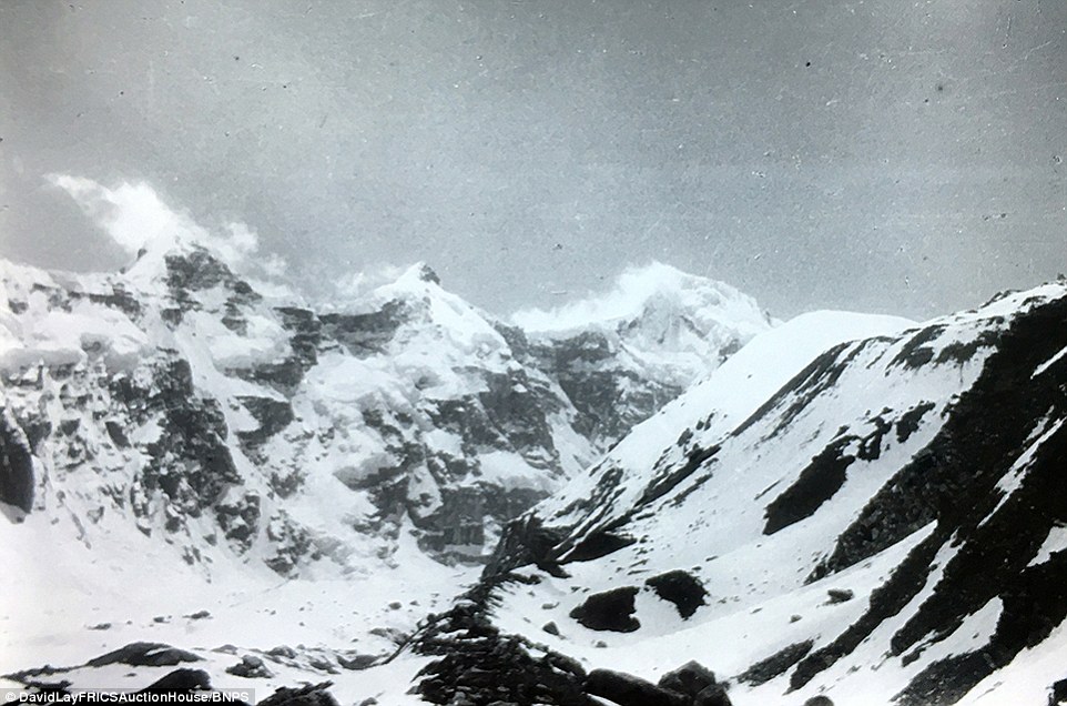 потрясающий Гималайский пейзаж. Фото Frank Smythe