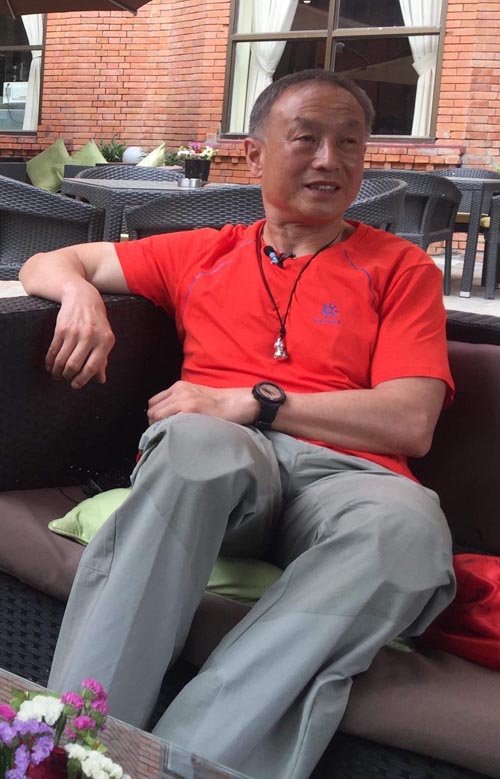 Ся Бо Ю (Xia Boyu / 夏伯渝), 70-летний альпинист из Китая. Фото thehimalayantimes