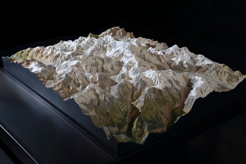 Канченджанга (Kangchenjunga, 8586 м) - третья по высоте вершина мира «Пять сокровищ великих снегов». Фото Wolfgang Pusch