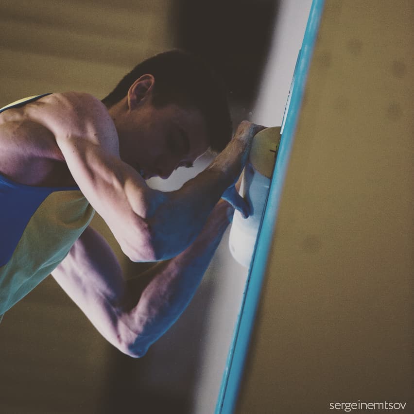 Сергей Топишко на втором этапе Кубка мира-2018 по скалолазанию в Москве. Фото Сергей Немцов