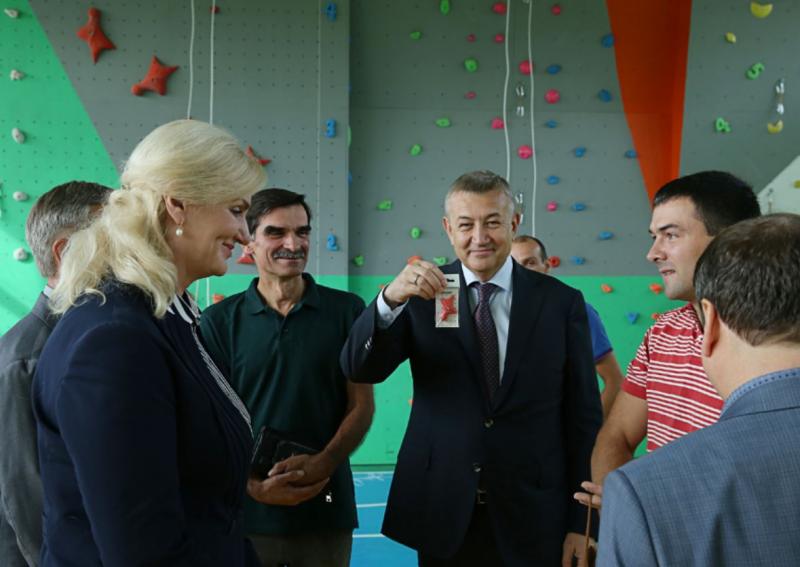 18 сентября 2018 года  в городе Чугуеве Харьковской области открыт новый скалодром. Фото alpclub . com . ua