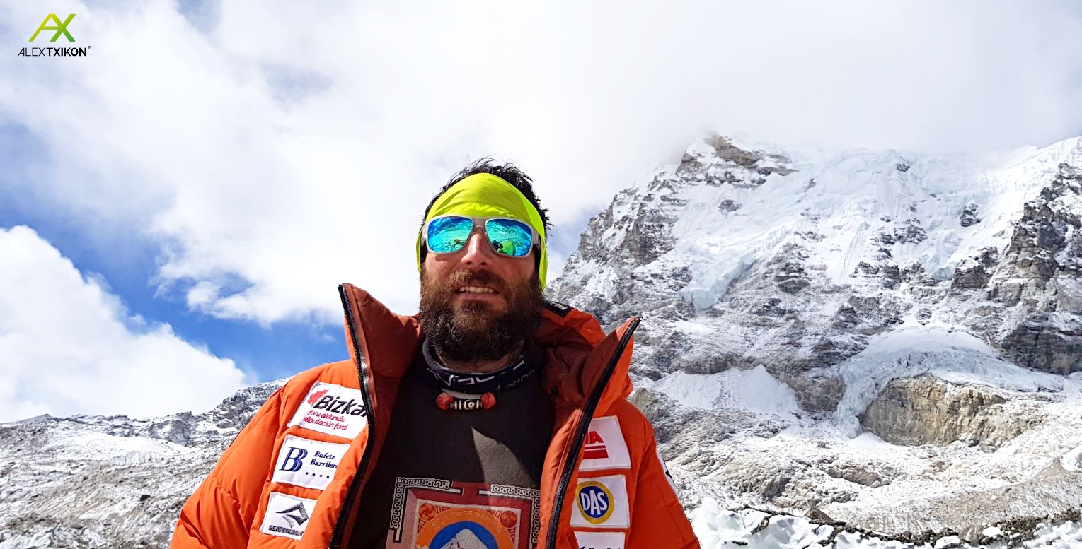 Алекс Тикон (Alex Txikon) во время зимней экспедиции на Эверест в сезоне 2018 года. Фото Alex Txikon