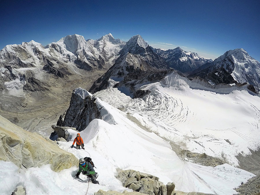 Восхождение по маршруту Bihâna на непальскую вершину Лангдунг (Mount Langdung, 6357м)