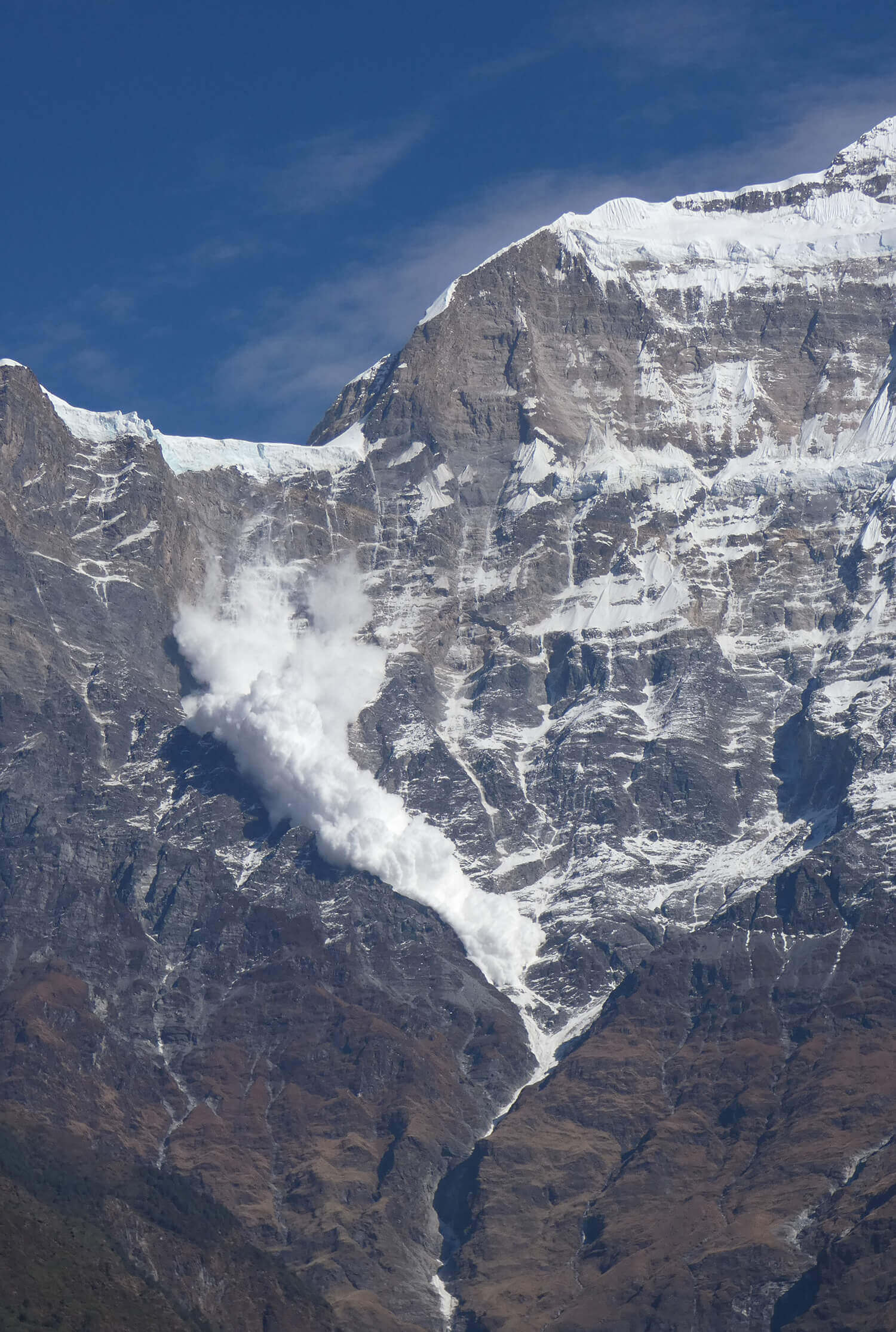 лавина на горе Гурджа (Gurja / Gurja Himal, 7193 м). Фото Nepali Times