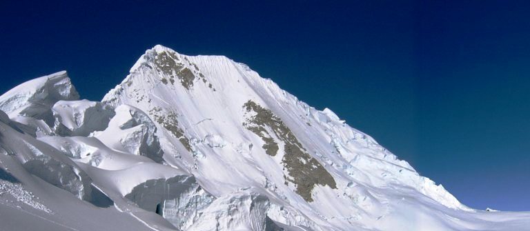 Невадо-Матео (Nevado Mateo) высотой 5150 метров. Фото alpinismonline . com