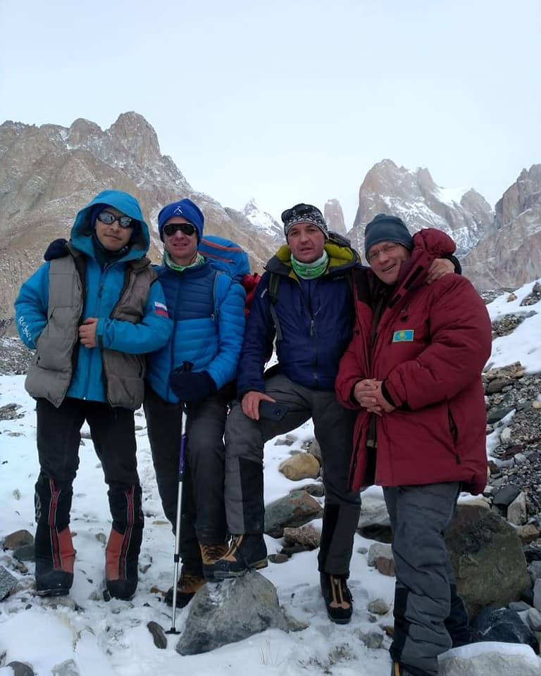 команда Василия Пивцова остановилась на ночевку в Хобурдзе. Фото K2 winter climb 2019 