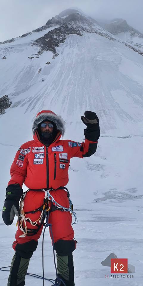 Алекс Тикон  (Alex Txikon) у горы К2. февраль 2019 года. Фото Alex Txikon