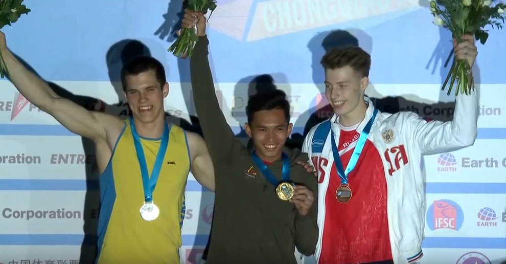 Константин Павленко - серебряный призер этапа Кубка Мира по скалолазанию в Чунцине