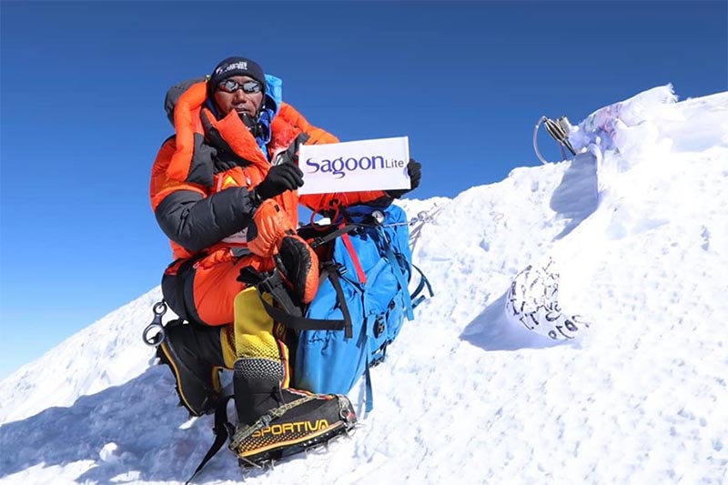Ками Рита Шерпа (Kami Rita Sherpa) на Эвересте 15 мая 2019 года. Фото  Seven Summit Treks 