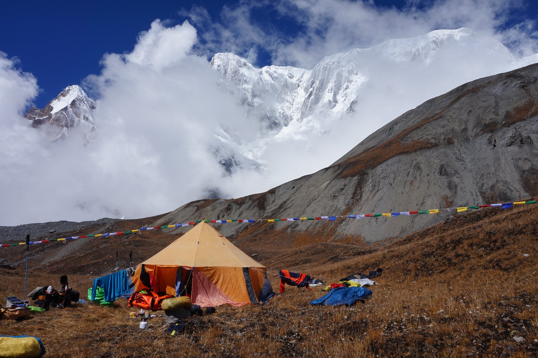не пройденный юго-восточный гребень Аннапурна III ( Annapurna III 7555 метров). Фото Михаил Фомин