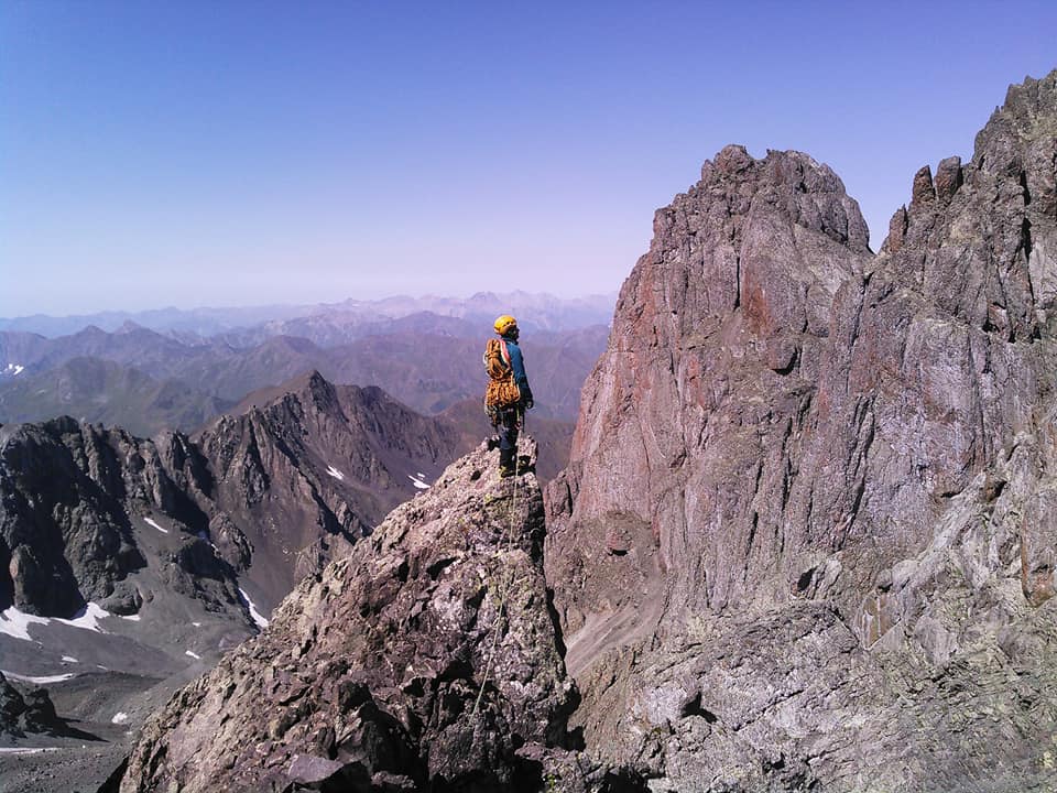новый маршрут " МИФ" на вершину Абудалаурис Чуахи (3845 м) . Фото Владимир Рошко