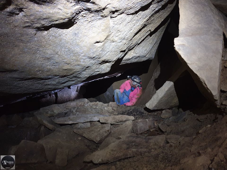 В печері Прохідний Двір