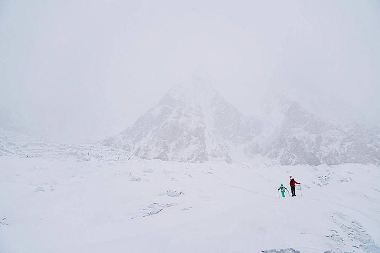 второй день разведки территории вокруг ледника Гашербрум. Фото Simone Moro и Tamara Lunger