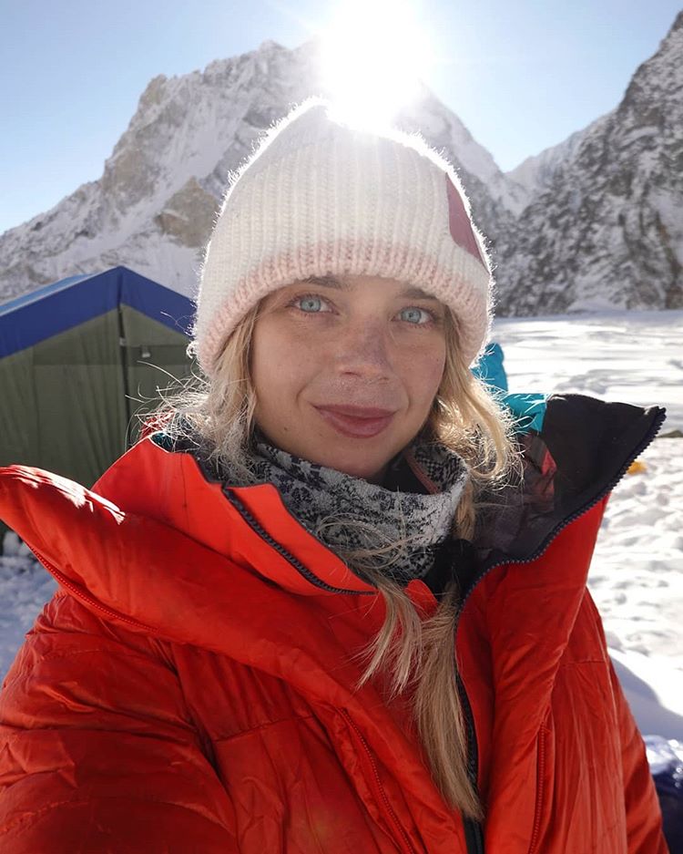 Лотте Някювя (Lotta Henriikka Näkyvä / Lotta Nakyva) в базовом лагере Броуд-Пик. 6 января 2020 года